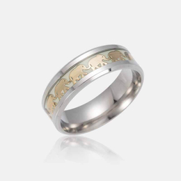 Anillo luminoso de acero con estampado animal